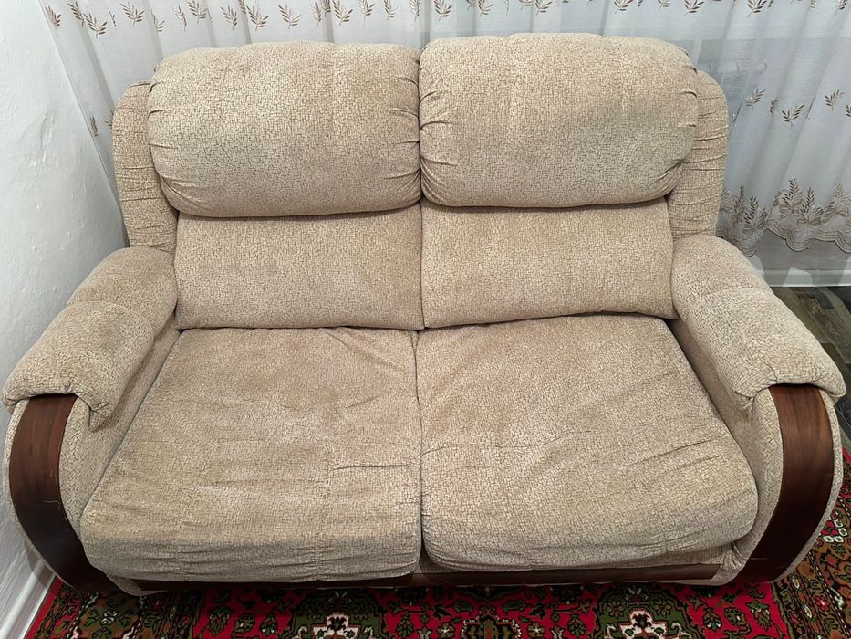 Продается диван и кресло,состояние отличное