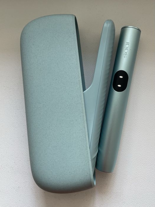 Kit dispozitiv IQOS ILUMA i + dispozitiv VEEV