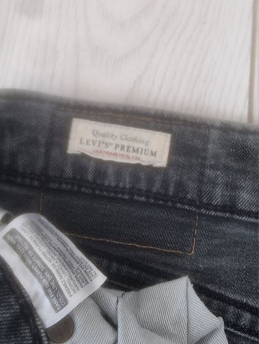 Blugi levis barbatesti marimea m