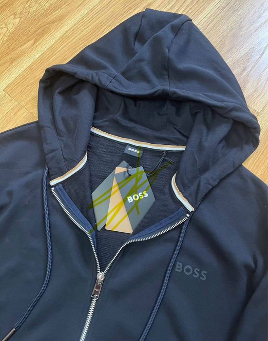 Кофта с замком Boss