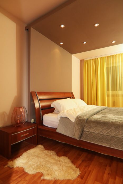 vand pat cu 2 noptiere