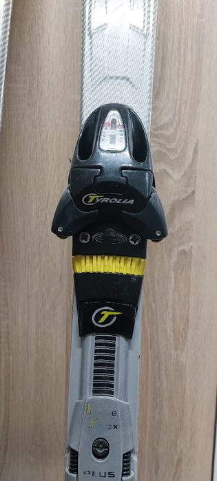 Продавам ски  HEAD