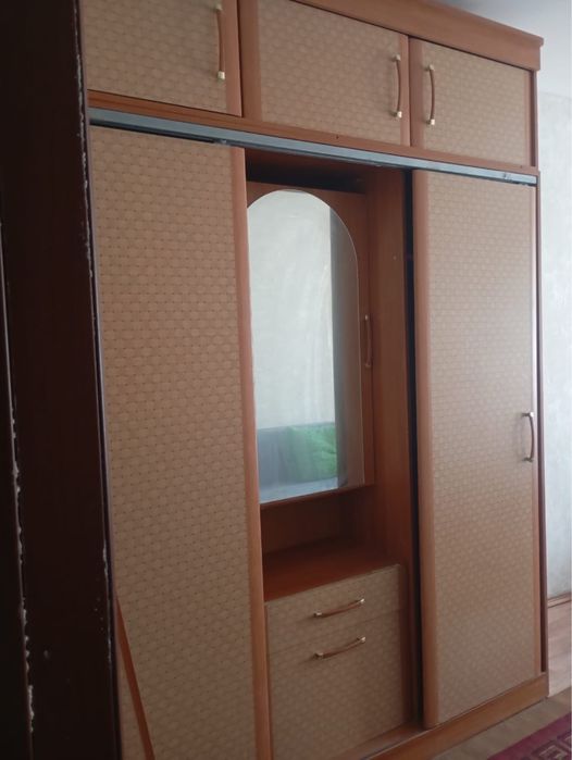 Продам шкаф срочно