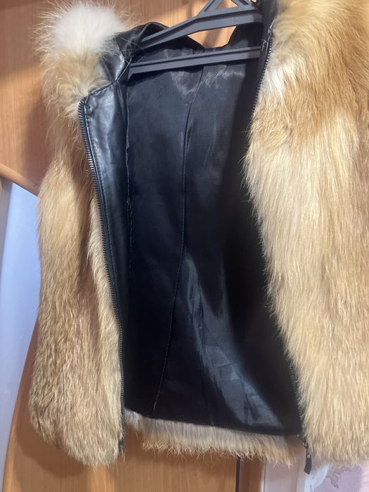 Продам желетку из меха лисы