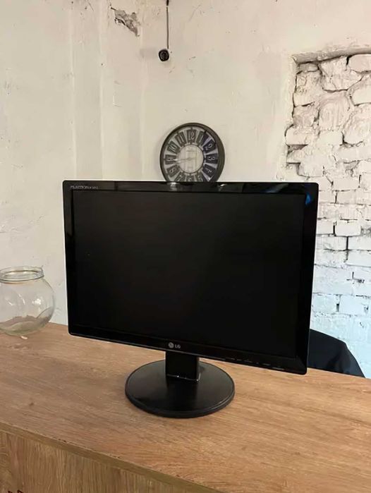 Монитор LG ЖК 19"