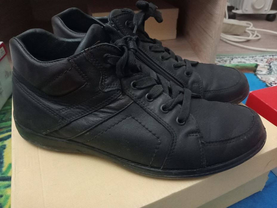 Продается ботинка кожа,размер 43