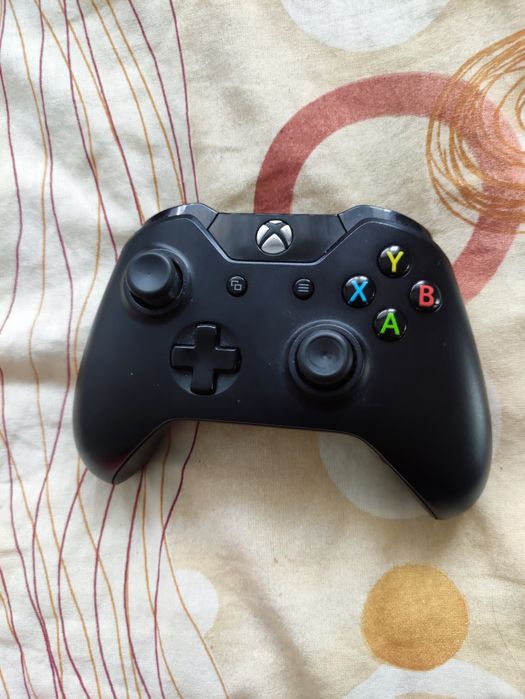 Продавам Xbox one s