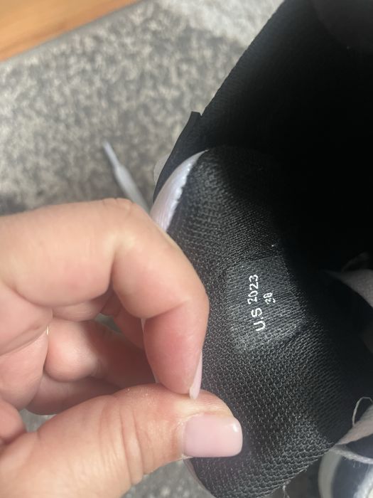 Vand adidas  stare f buna