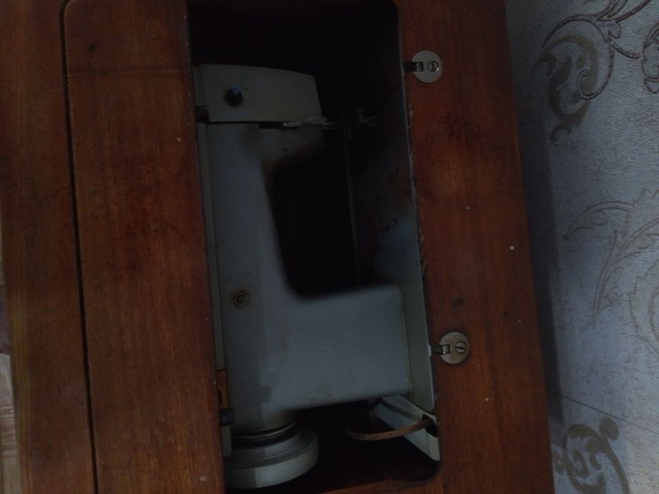 Швейная машина Подольск 142