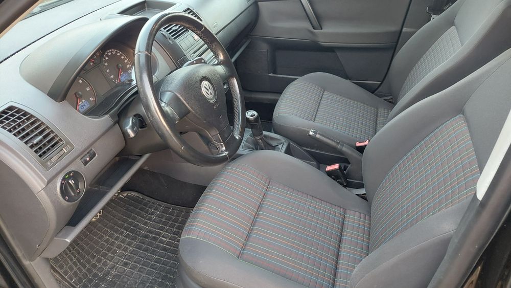Vând Volkswagen Polo