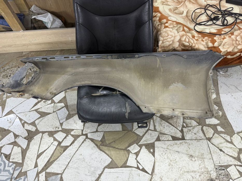 Крыло Mercedes-Benz W140