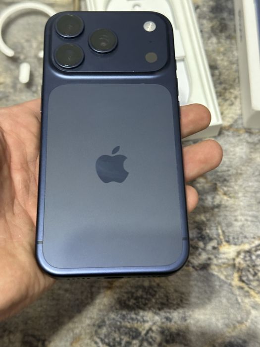 Iphone 17 pro Deep Blue 256GB