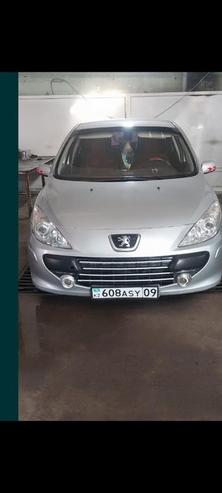 Автомобиль  пежо 307