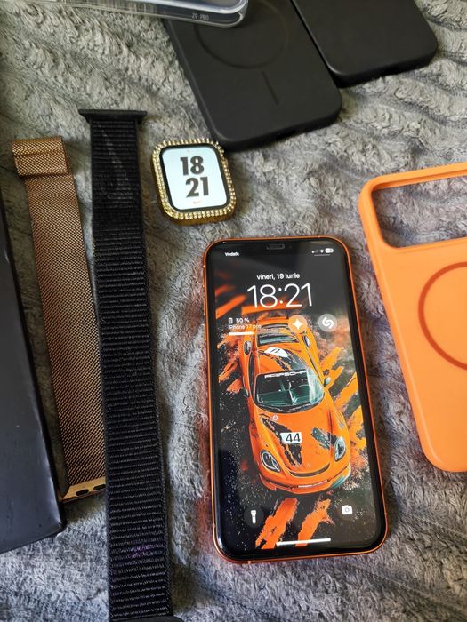 Vand Iphone 17 pro reacarosat din XR+Apple watch Se