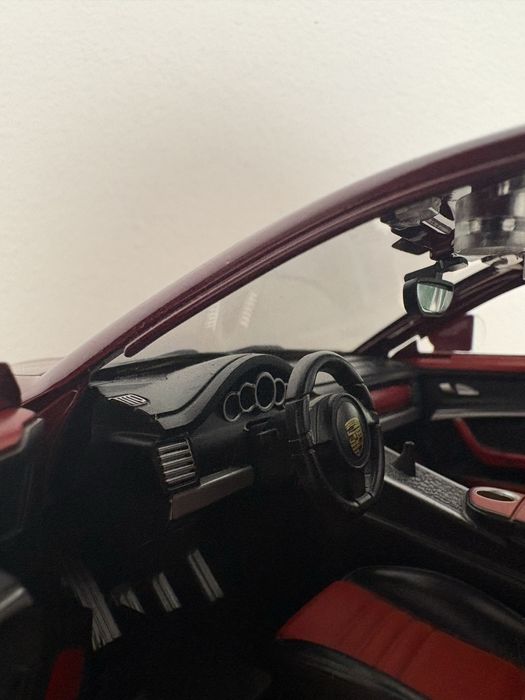 Продавам колекционерска кола Porsche Panamera