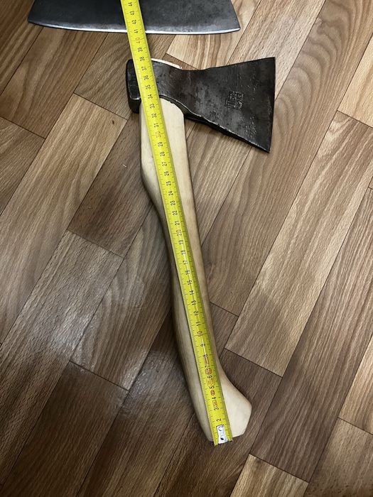 Продам топоры мясной и плотницкий