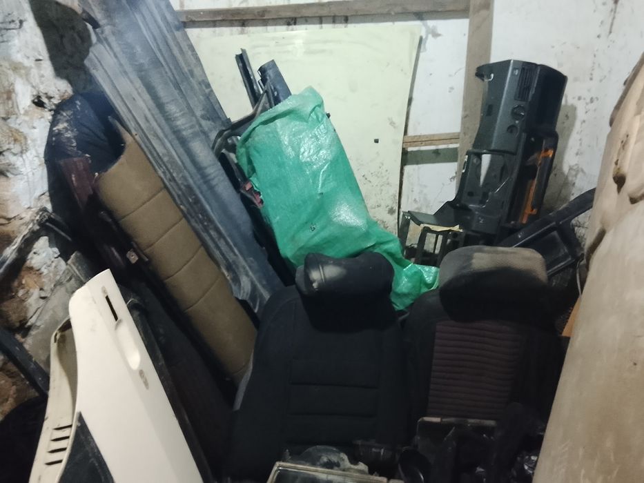 Продаются комплектующие запчасти от ваз 21099