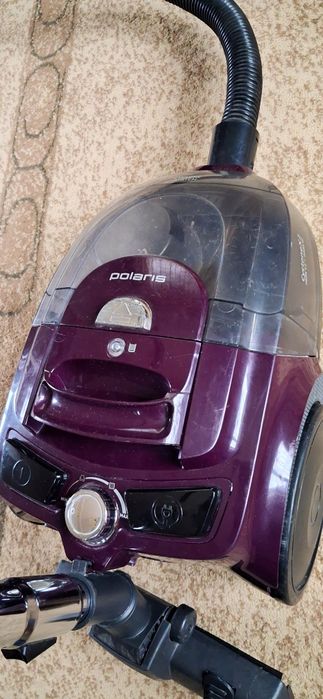 Пылесос Polaris.