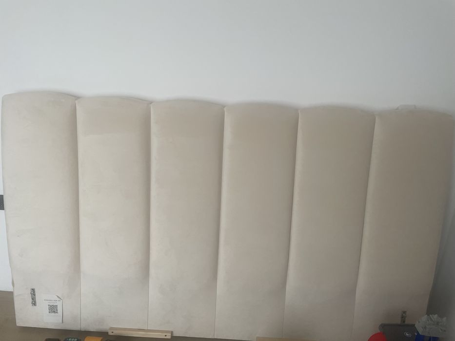 Vand capat pat catifea