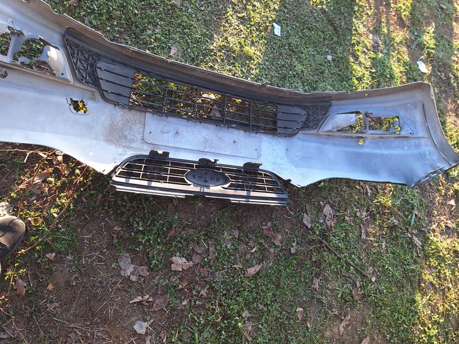 Предна броня за Ford Galaxy 2010