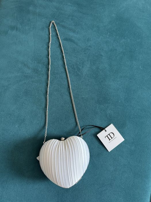 Чанта, клъч с форма на сърце