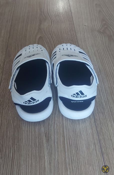 Сандалети Adidas