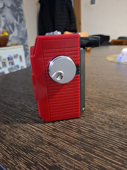 Продава се касетофон Sharp QT27H(R).