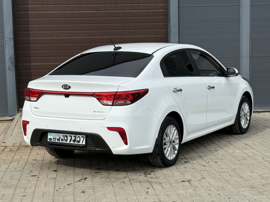 Продам Kia Rio ЛЮКС