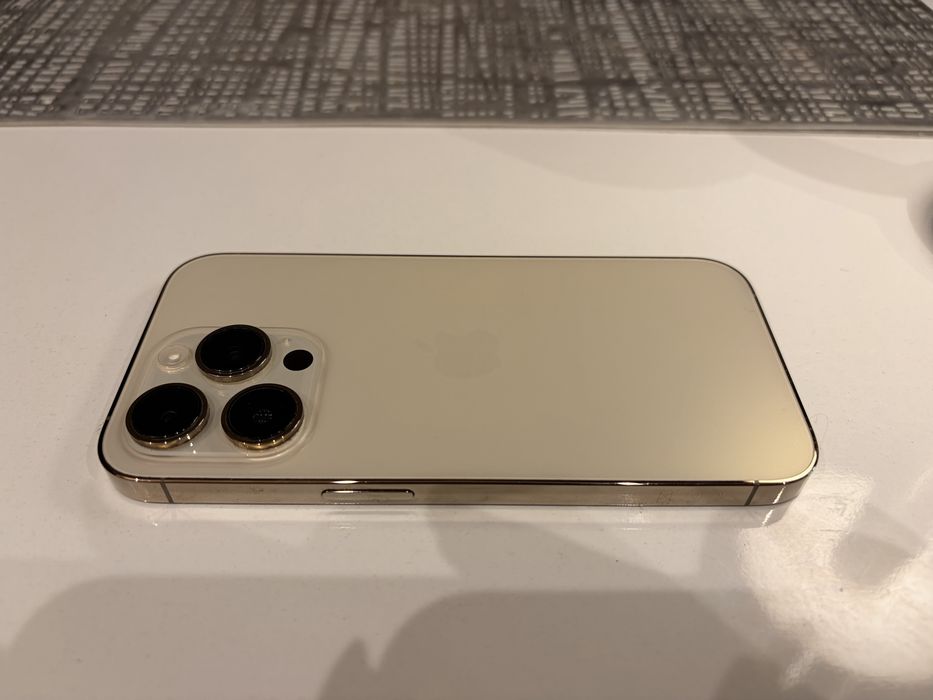 Iphone 14 Pro златен
