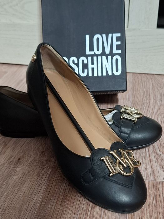 Продам оригинальные балетки Moschino 38 размер