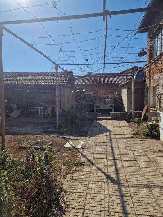 Къща на два етажа