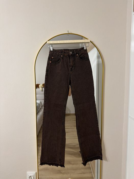 Няколко чифта дънки Levis, Pull&Bear, Stradivarius, Bershka