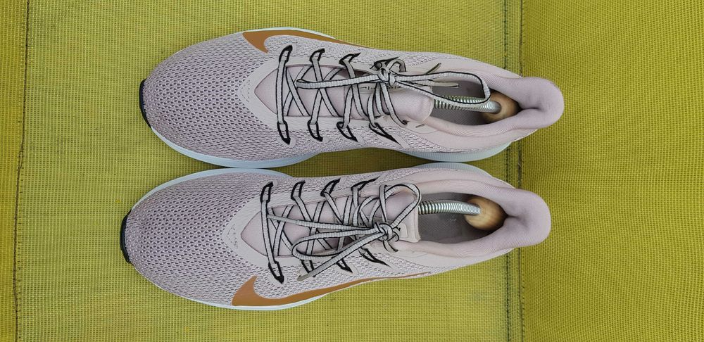 Оригинални маратонки Nike Quest