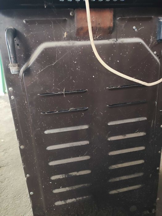 Продам газовую плиту 5000 тг бу