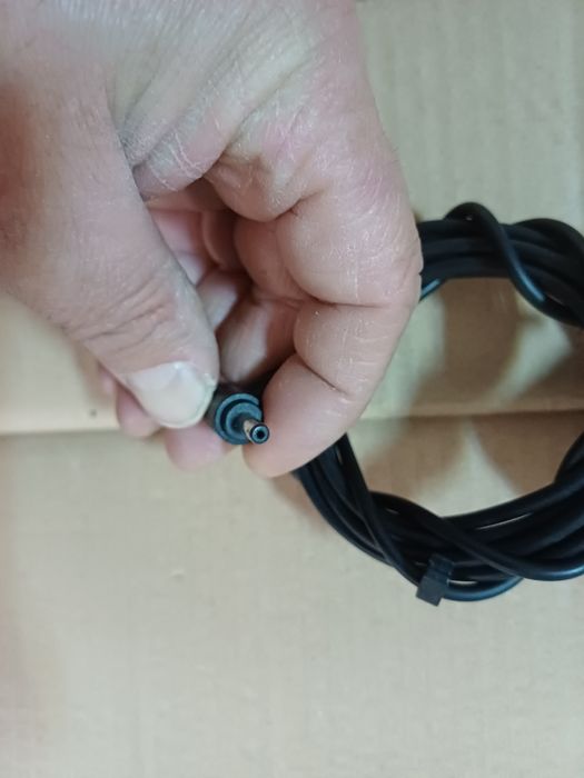 Incarcatot ASUS 19V  2,37A perfect functional