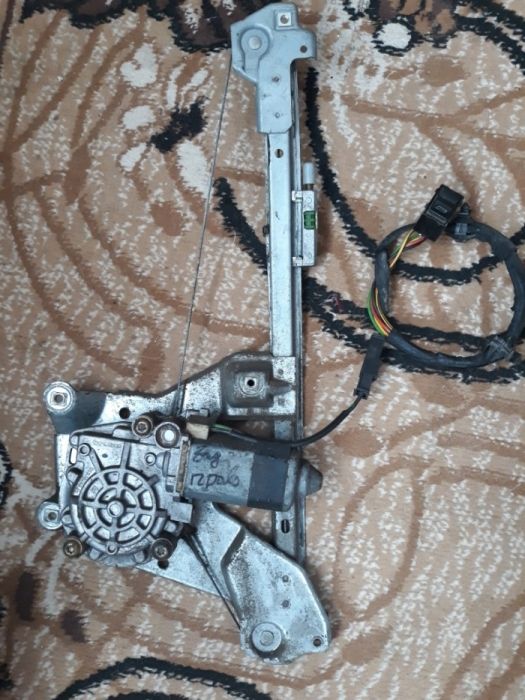 Стекло подъёмник ауди а6 с4