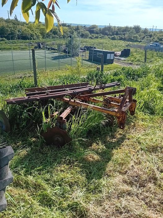 Vând tractor Fiat,450 cp,cu utilaje.