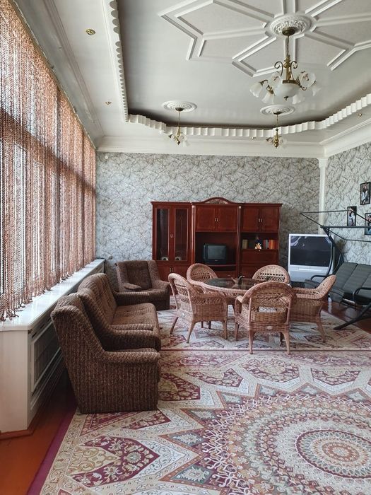 Дом с красивым участком Озод Шарк. больница, пивзавод