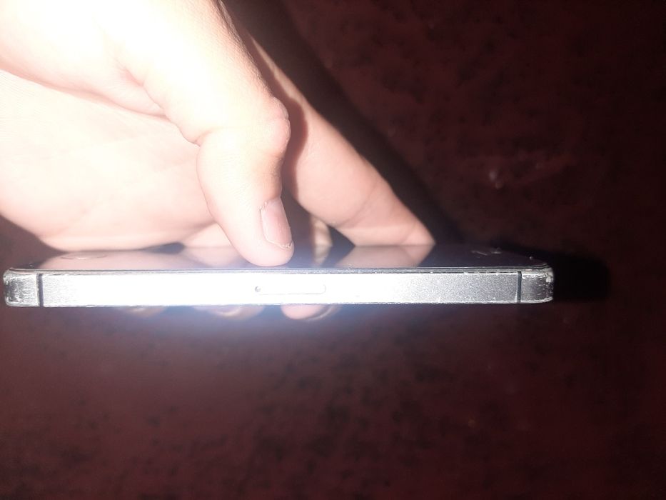 Iphone 5s, серебристого цвета