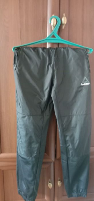 Продам спортивный костюм