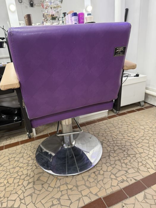 Продам стул для парикмахера