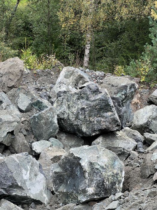 Piatră gard / piatră decorativă / piatră gabion / piatră vulcanică