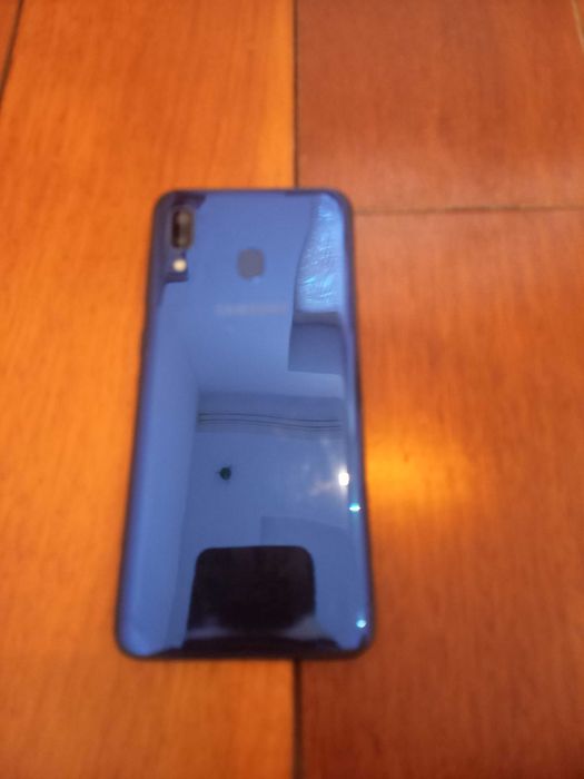 Продам телефон Samsung Galaxy A20 32гб