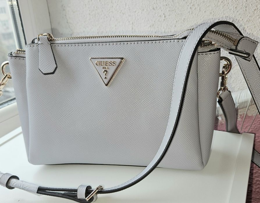 Дамска чанта GUESS 40лв.Нова.