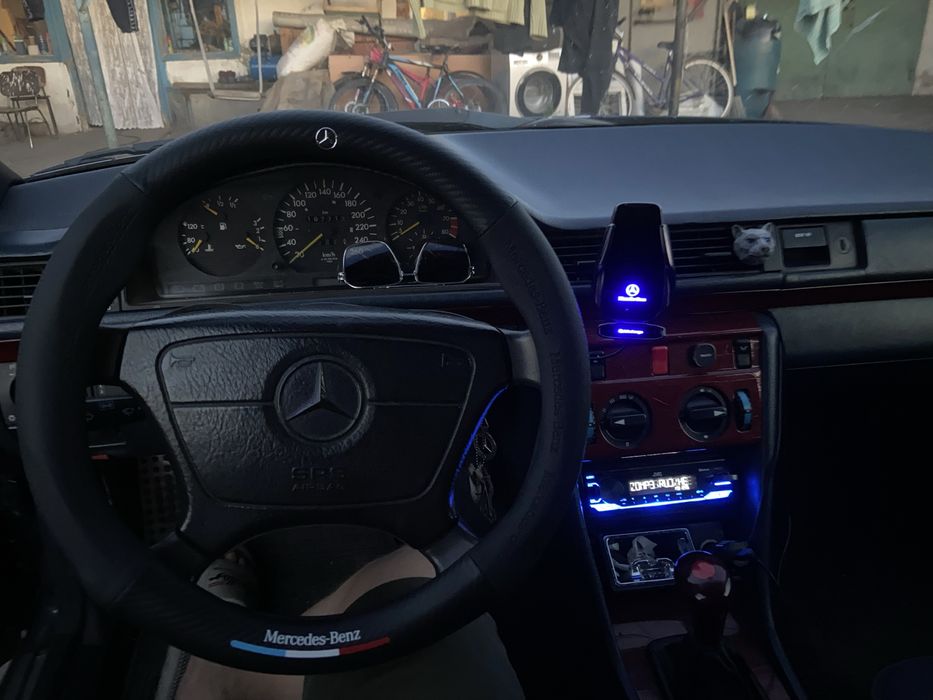 Мерседес 124 3,0