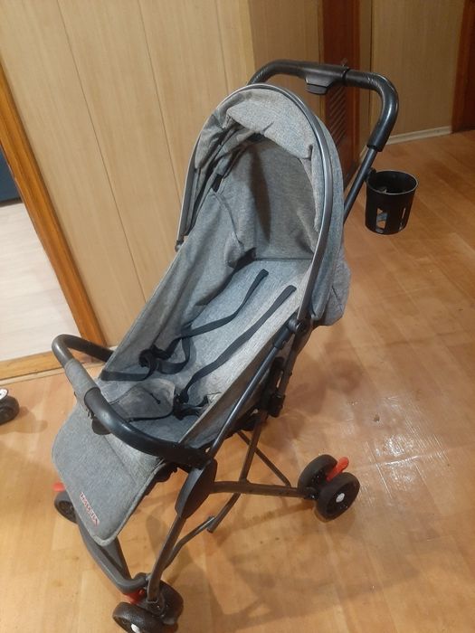 Продам прогулочную коляску