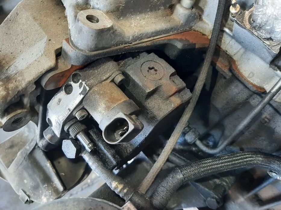 pompa inalta 2.0 d bmw seria 3 e90 bmw e46 0445010045