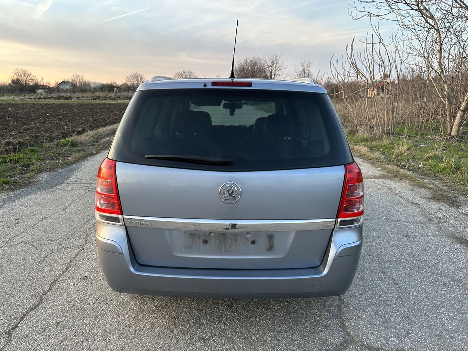 Opel Zafira 2010 на части