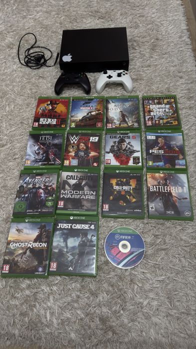 Vand Consola Microsoft Xbox One X ,1TB ,4K + 2 Controllere