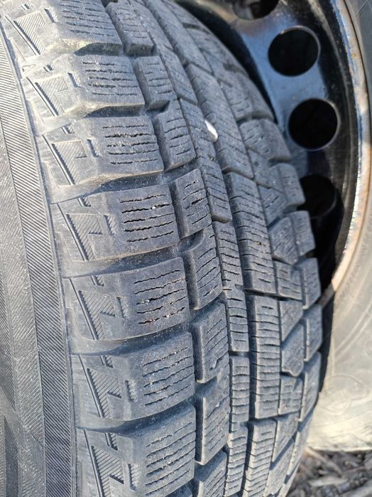 Гуми Yokohama 195 65 15 със оригинални джанти и тасове Renault Megane